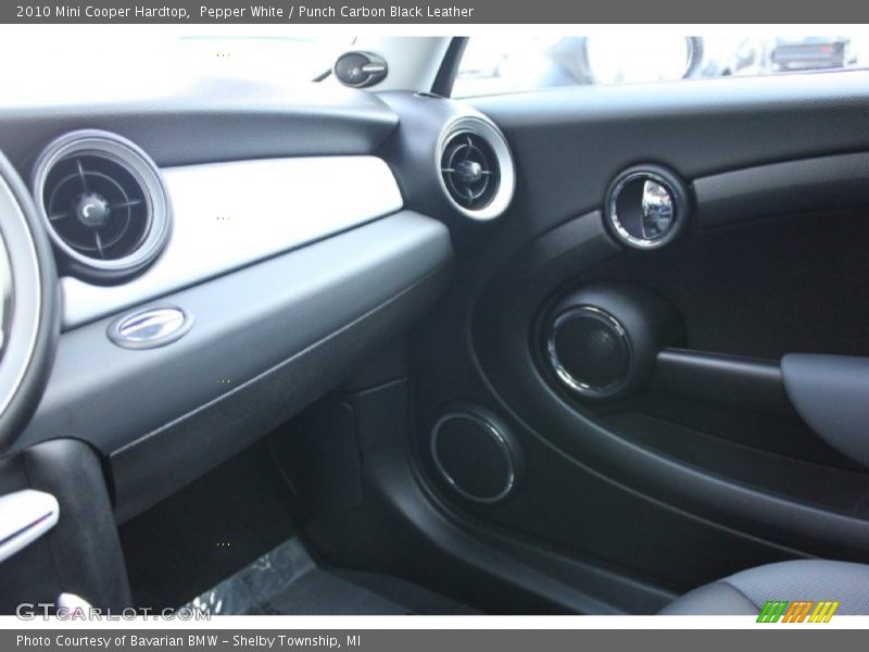 Pepper White / Punch Carbon Black Leather 2010 Mini Cooper Hardtop