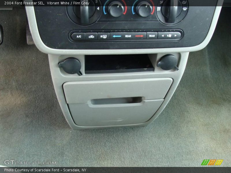 Vibrant White / Flint Grey 2004 Ford Freestar SEL