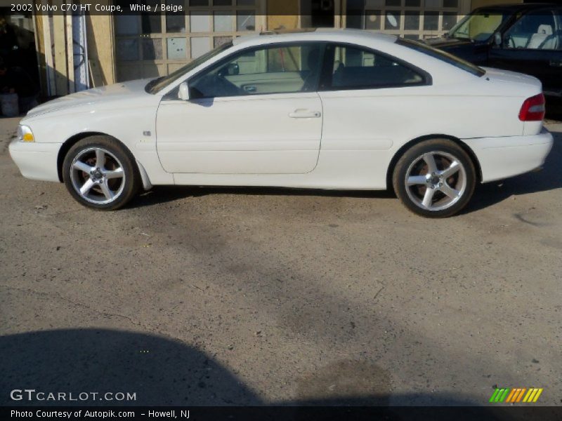 White / Beige 2002 Volvo C70 HT Coupe