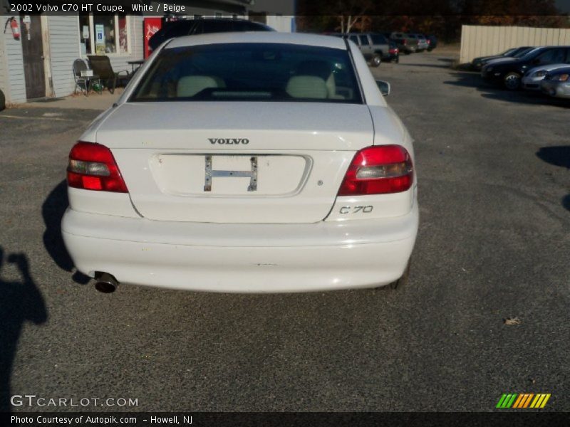White / Beige 2002 Volvo C70 HT Coupe