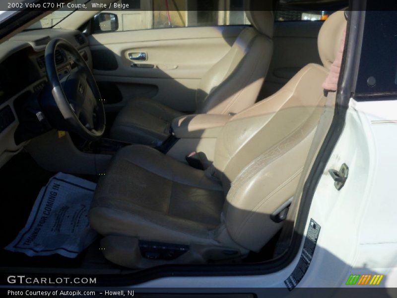 White / Beige 2002 Volvo C70 HT Coupe