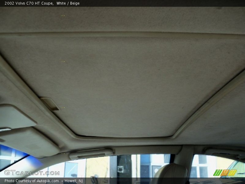 White / Beige 2002 Volvo C70 HT Coupe