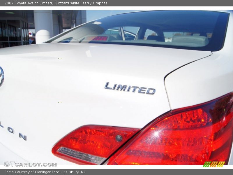 Blizzard White Pearl / Graphite 2007 Toyota Avalon Limited
