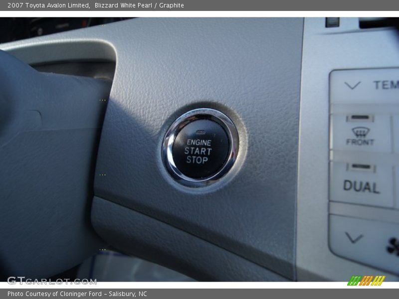 Blizzard White Pearl / Graphite 2007 Toyota Avalon Limited