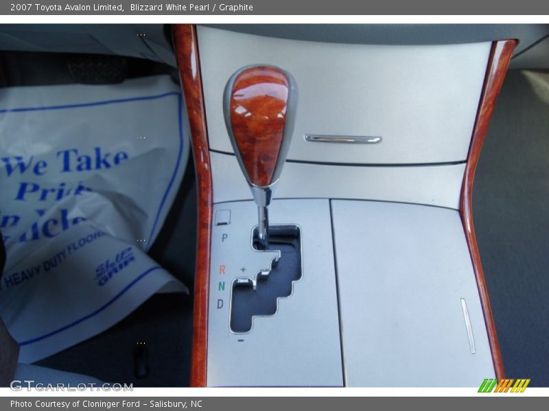 Blizzard White Pearl / Graphite 2007 Toyota Avalon Limited