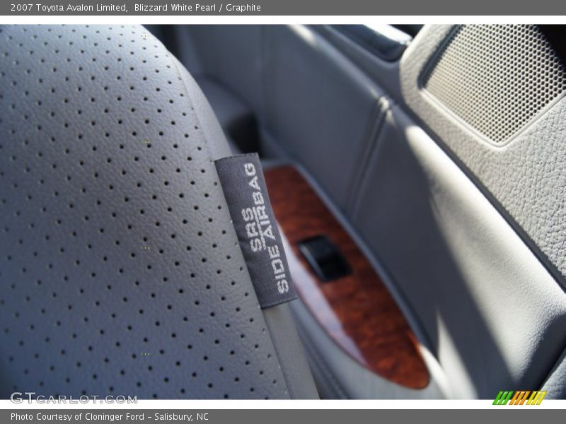 Blizzard White Pearl / Graphite 2007 Toyota Avalon Limited