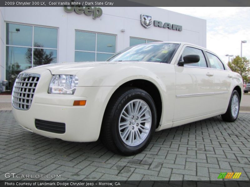 Cool Vanilla White / Dark Slate Gray 2009 Chrysler 300 LX