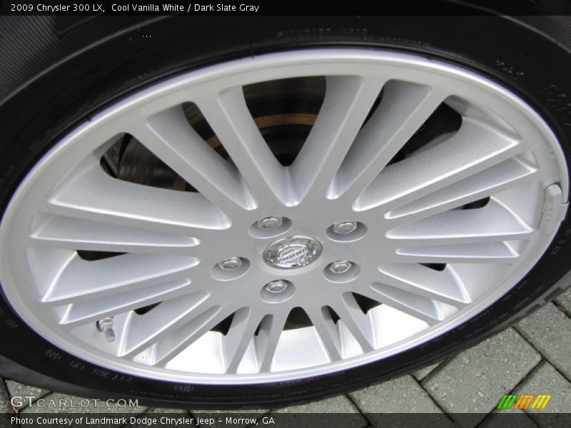 Cool Vanilla White / Dark Slate Gray 2009 Chrysler 300 LX