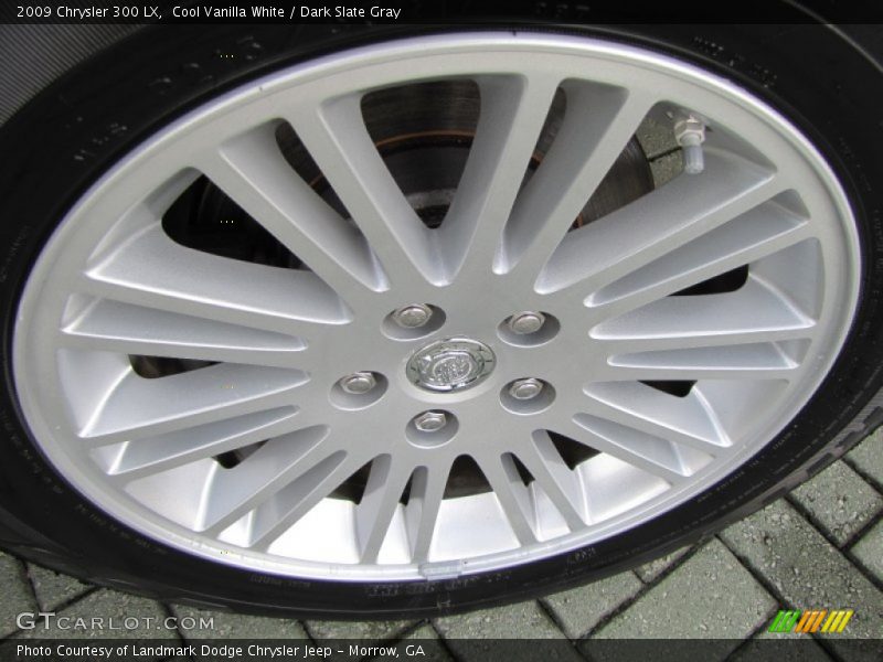 Cool Vanilla White / Dark Slate Gray 2009 Chrysler 300 LX