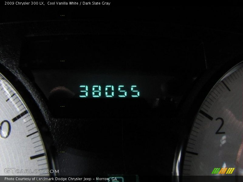 Cool Vanilla White / Dark Slate Gray 2009 Chrysler 300 LX