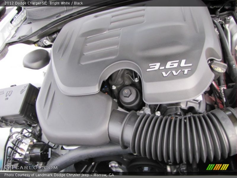 Bright White / Black 2012 Dodge Charger SE