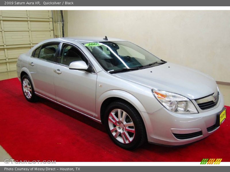 Quicksilver / Black 2009 Saturn Aura XR
