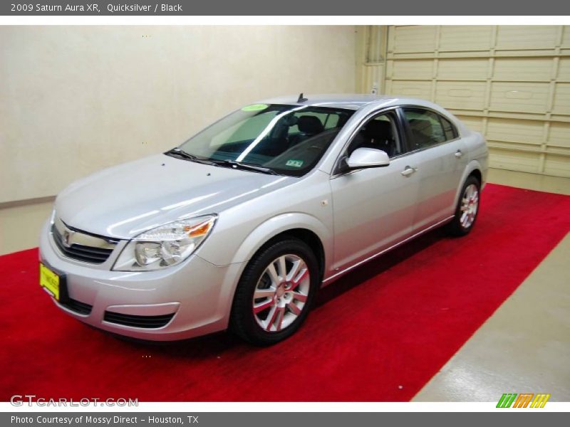 Quicksilver / Black 2009 Saturn Aura XR