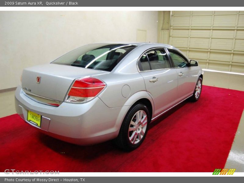 Quicksilver / Black 2009 Saturn Aura XR