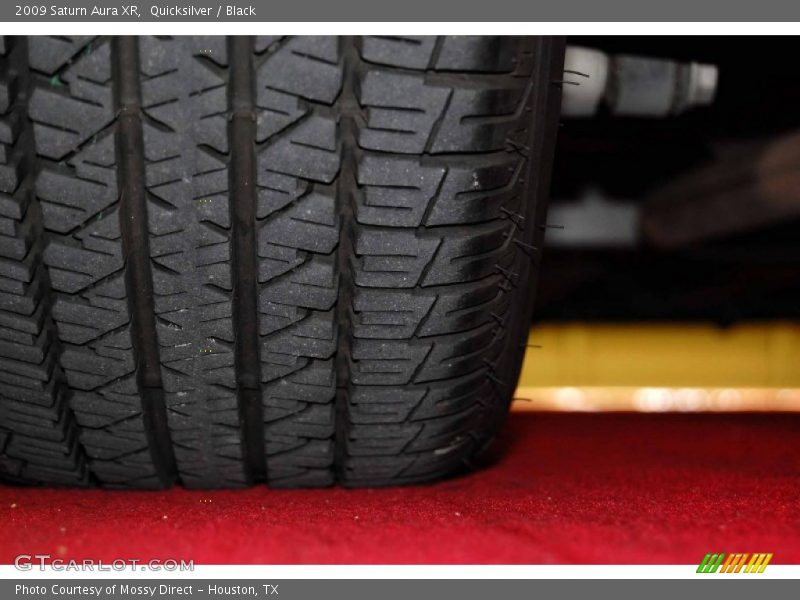 Quicksilver / Black 2009 Saturn Aura XR