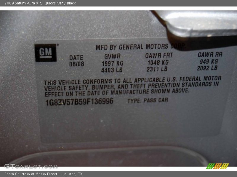 Quicksilver / Black 2009 Saturn Aura XR