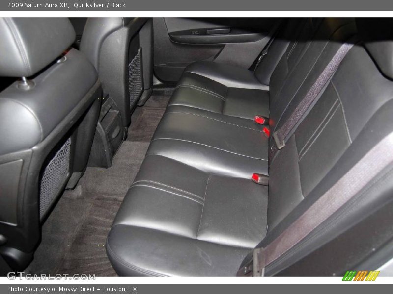 Quicksilver / Black 2009 Saturn Aura XR