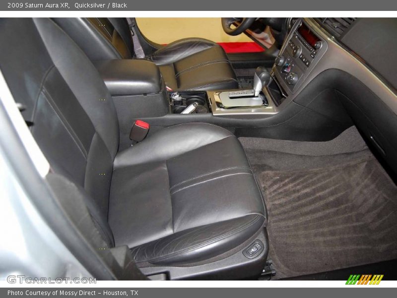 Quicksilver / Black 2009 Saturn Aura XR
