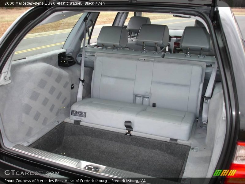 Black / Ash 2000 Mercedes-Benz E 320 4Matic Wagon