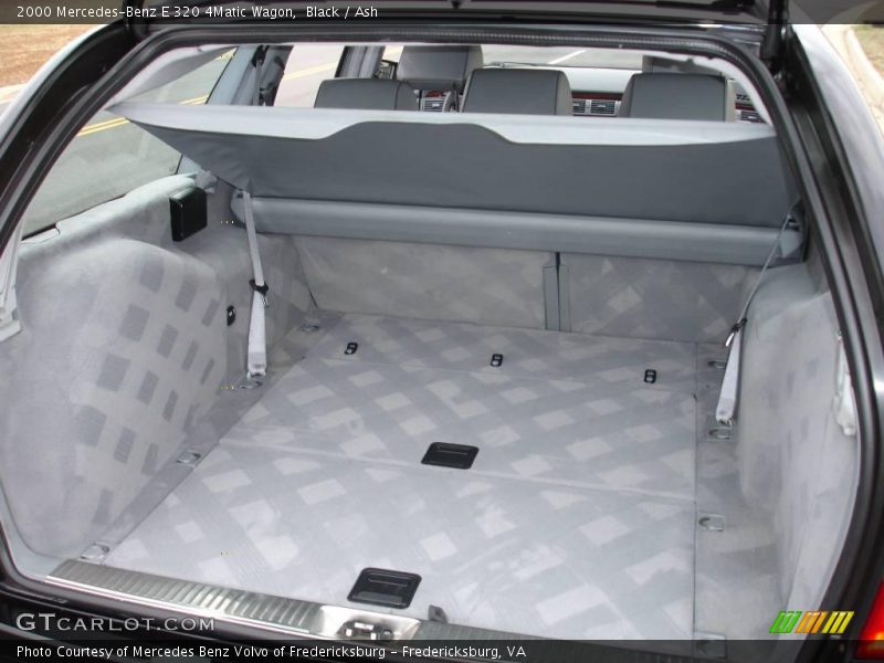 Black / Ash 2000 Mercedes-Benz E 320 4Matic Wagon