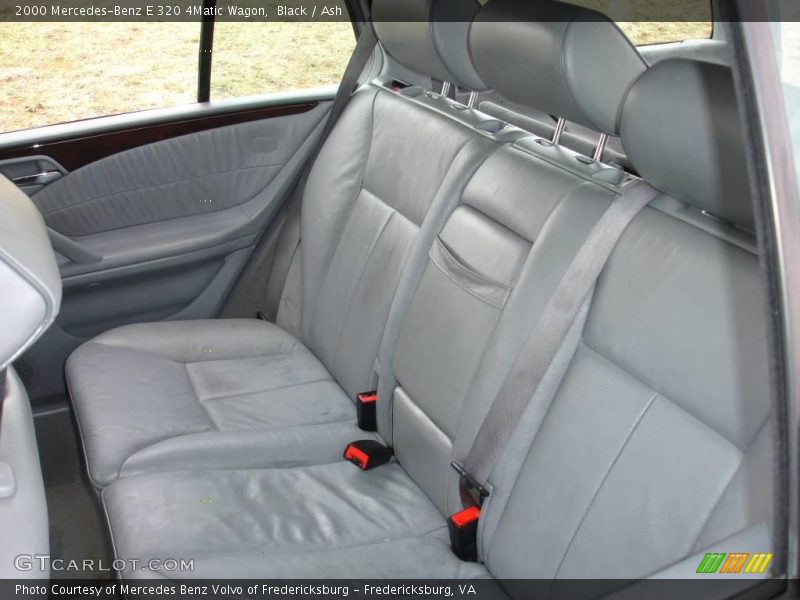 Black / Ash 2000 Mercedes-Benz E 320 4Matic Wagon