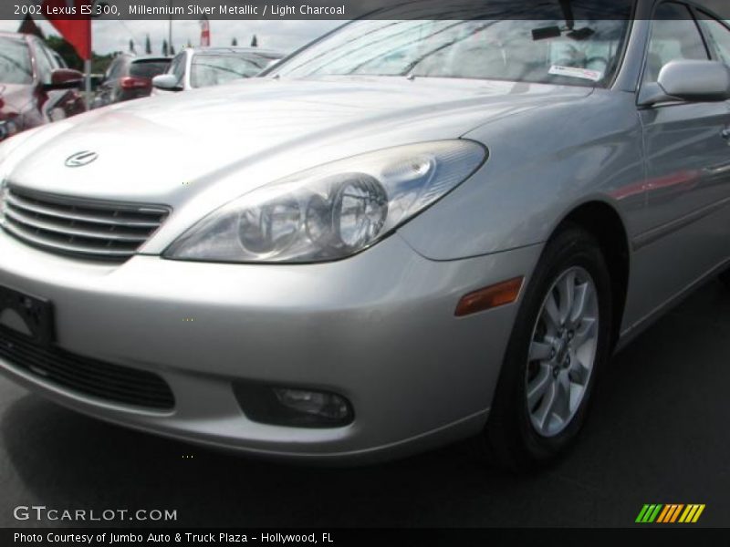 Millennium Silver Metallic / Light Charcoal 2002 Lexus ES 300