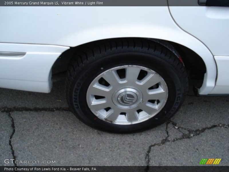 Vibrant White / Light Flint 2005 Mercury Grand Marquis LS