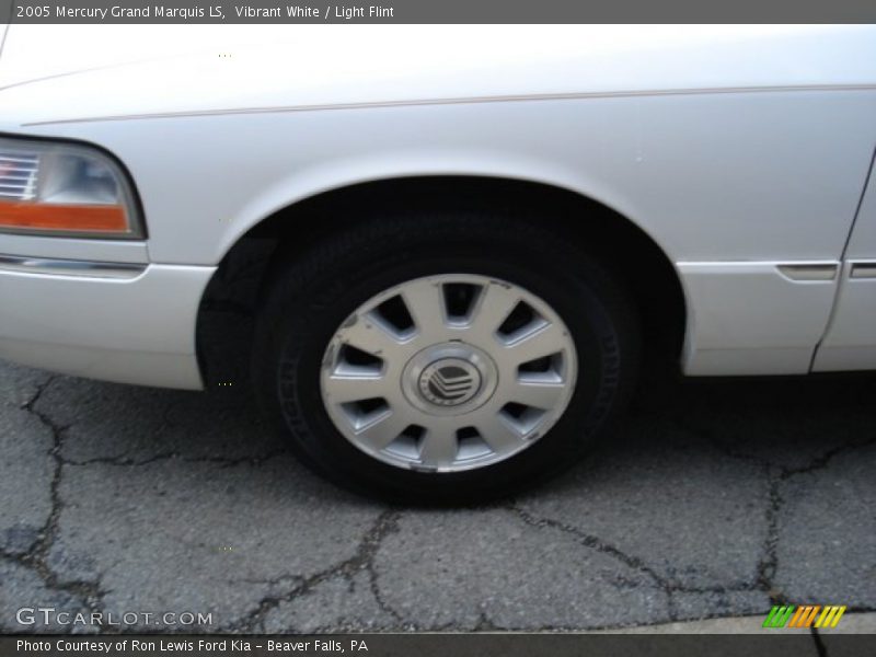 Vibrant White / Light Flint 2005 Mercury Grand Marquis LS