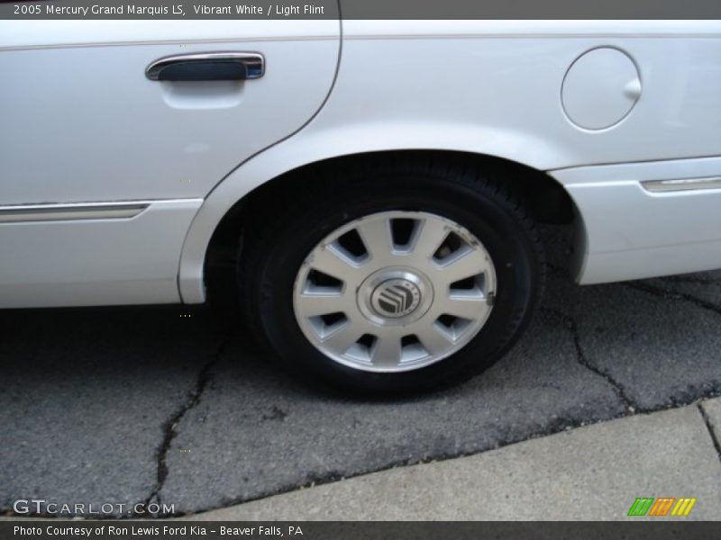 Vibrant White / Light Flint 2005 Mercury Grand Marquis LS