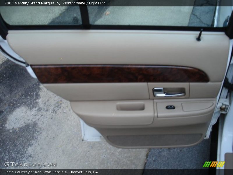 Vibrant White / Light Flint 2005 Mercury Grand Marquis LS