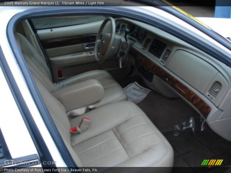 Vibrant White / Light Flint 2005 Mercury Grand Marquis LS