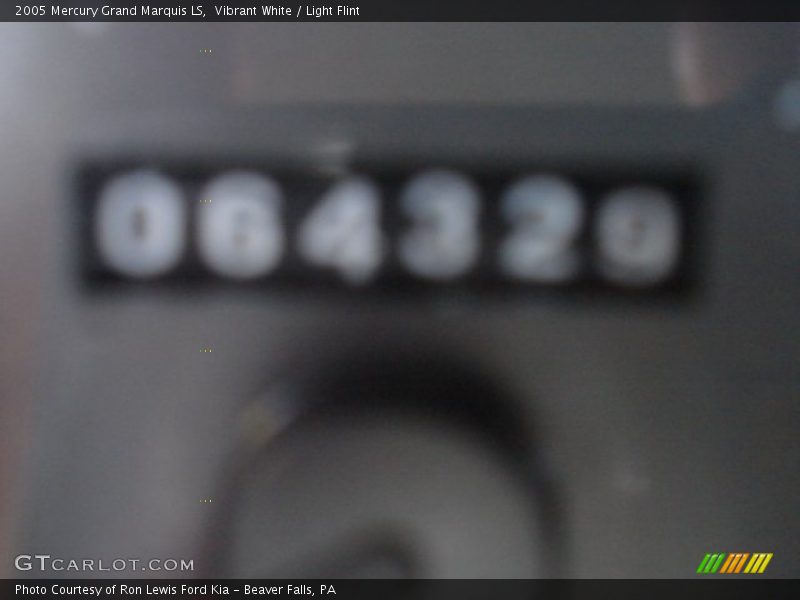 Vibrant White / Light Flint 2005 Mercury Grand Marquis LS
