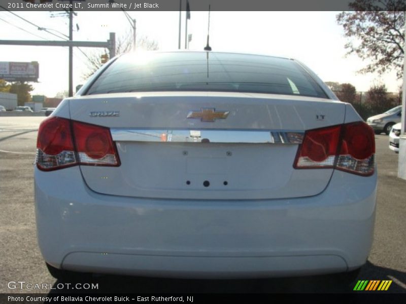 Summit White / Jet Black 2011 Chevrolet Cruze LT