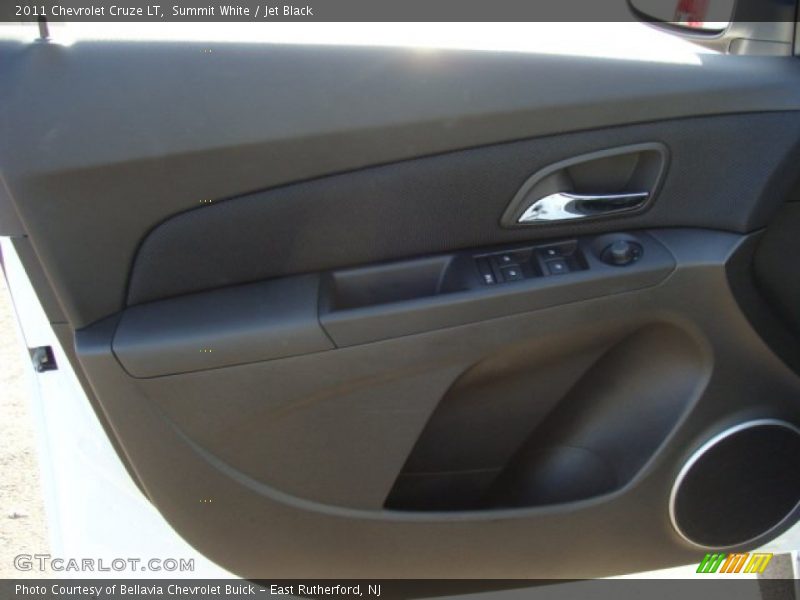 Summit White / Jet Black 2011 Chevrolet Cruze LT
