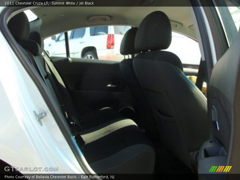Summit White / Jet Black 2011 Chevrolet Cruze LT