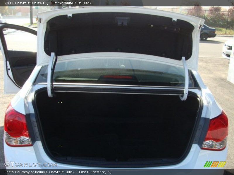 Summit White / Jet Black 2011 Chevrolet Cruze LT