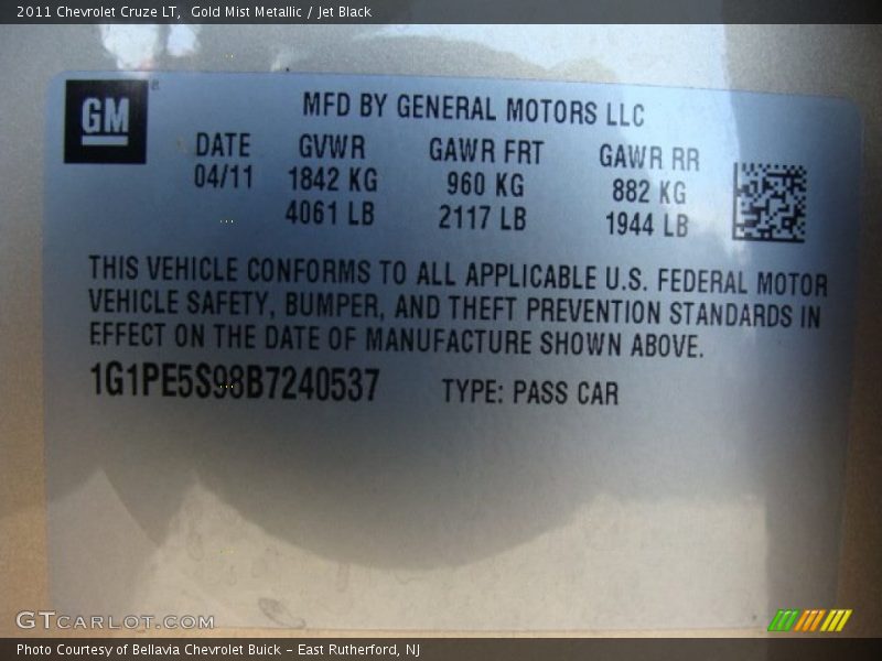 Gold Mist Metallic / Jet Black 2011 Chevrolet Cruze LT