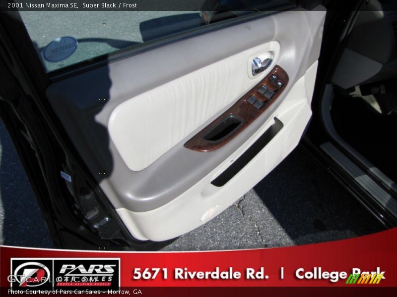 Super Black / Frost 2001 Nissan Maxima SE