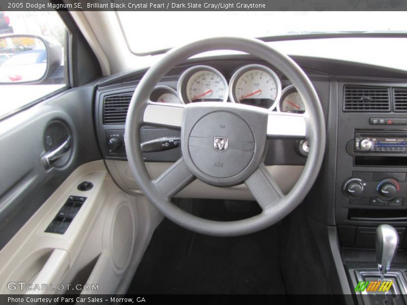Brilliant Black Crystal Pearl / Dark Slate Gray/Light Graystone 2005 Dodge Magnum SE