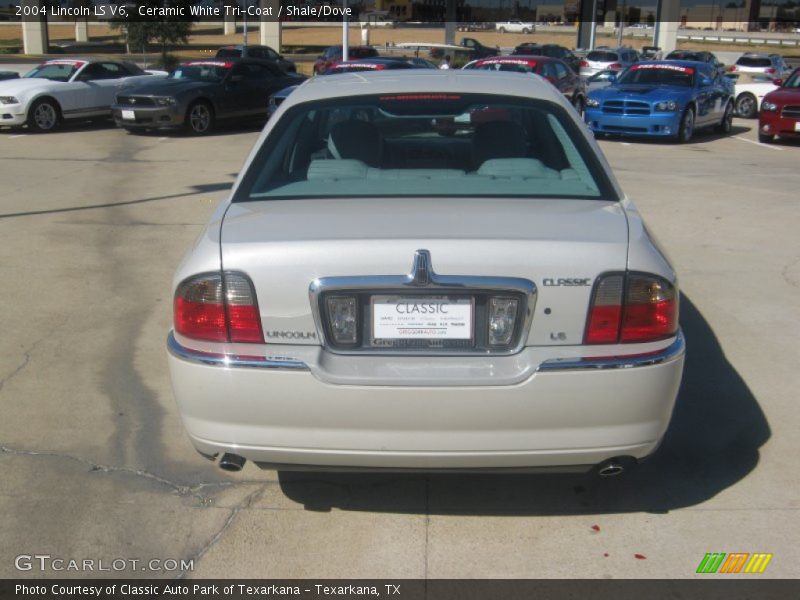 Ceramic White Tri-Coat / Shale/Dove 2004 Lincoln LS V6