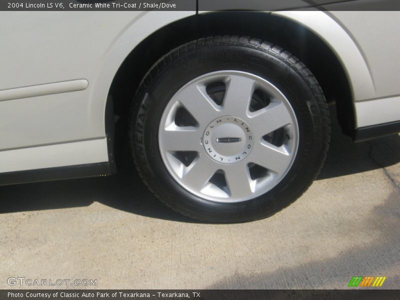 Ceramic White Tri-Coat / Shale/Dove 2004 Lincoln LS V6