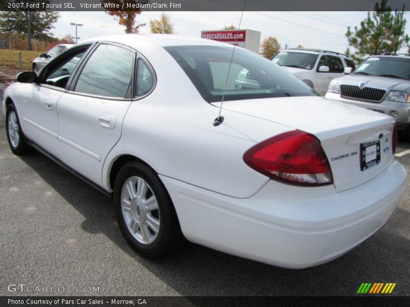 Vibrant White / Medium/Dark Flint 2007 Ford Taurus SEL