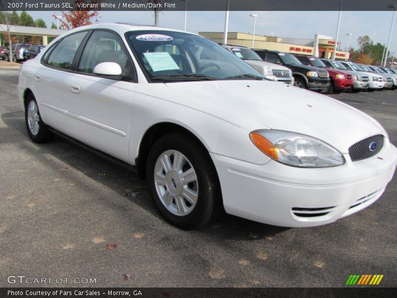 Vibrant White / Medium/Dark Flint 2007 Ford Taurus SEL