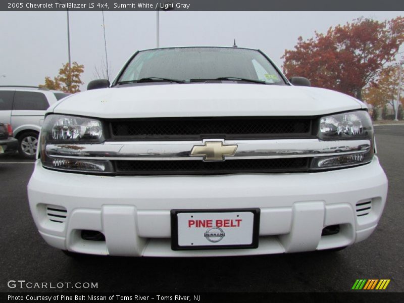 Summit White / Light Gray 2005 Chevrolet TrailBlazer LS 4x4