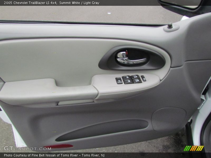 Summit White / Light Gray 2005 Chevrolet TrailBlazer LS 4x4