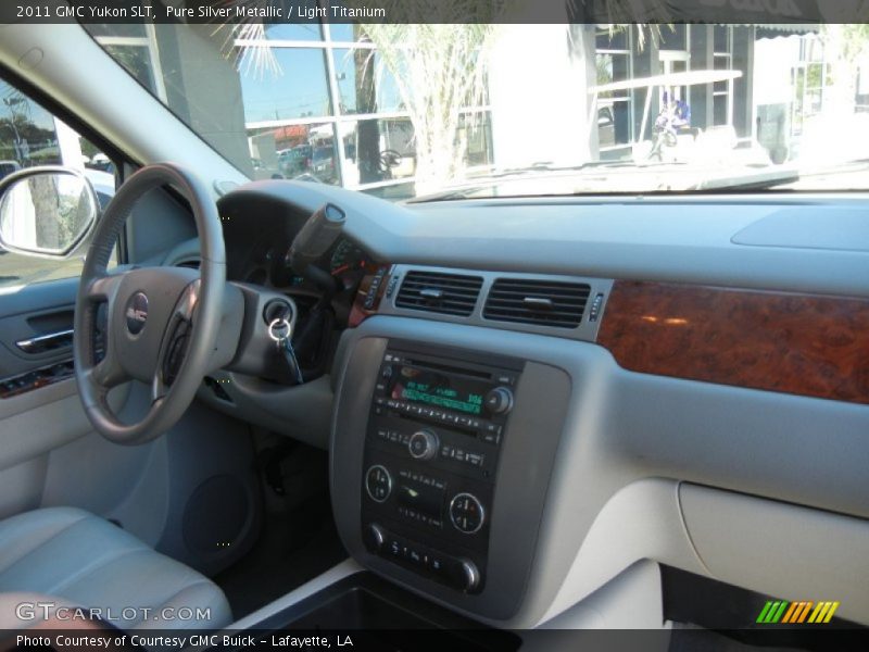 Pure Silver Metallic / Light Titanium 2011 GMC Yukon SLT