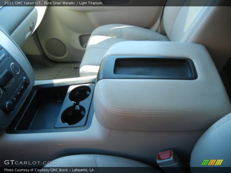Pure Silver Metallic / Light Titanium 2011 GMC Yukon SLT
