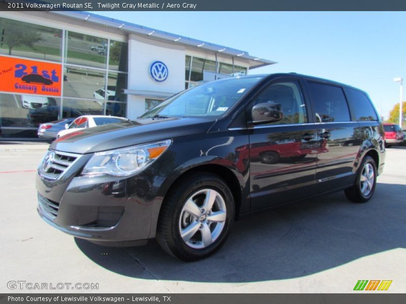 Twilight Gray Metallic / Aero Gray 2011 Volkswagen Routan SE
