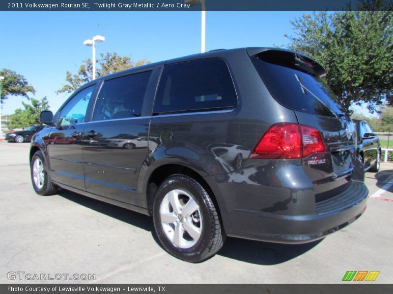 Twilight Gray Metallic / Aero Gray 2011 Volkswagen Routan SE