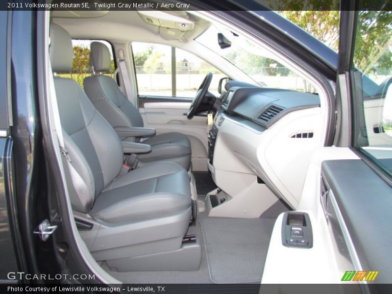 Twilight Gray Metallic / Aero Gray 2011 Volkswagen Routan SE